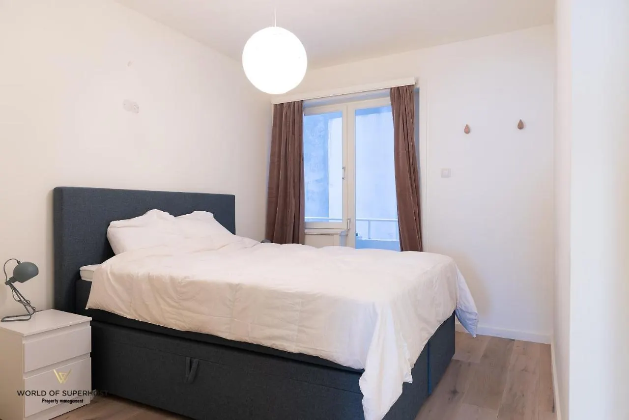 Helene, Appartement Vlakbij Het Strand 오스텐드